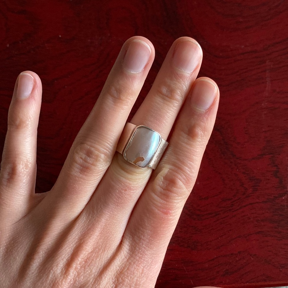 Mother of Pearl and sterling silver cigar band ring